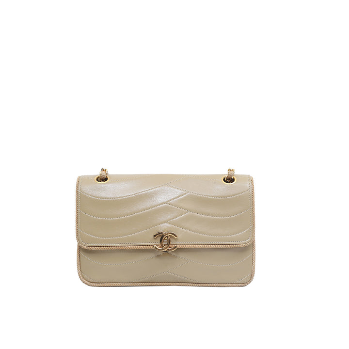 Chanel Vintage CC Small Wave Single Lambskin Flap Beige