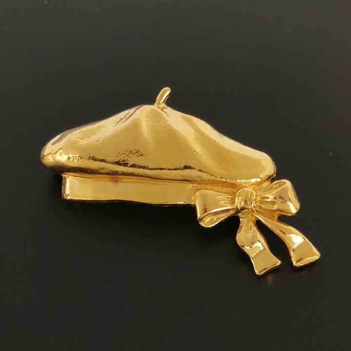 Chanel Vintage Beret With Ribbon Motif Brooch Gold
