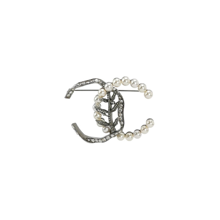 Chanel CC Logo Pearl Crystal Brooch Leafs Motif