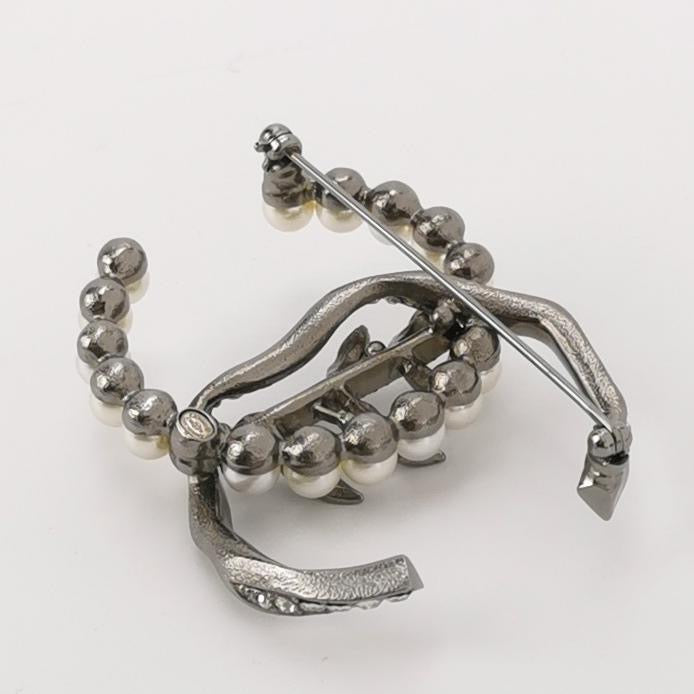 Chanel CC Logo Pearl Crystal Brooch Leafs Motif