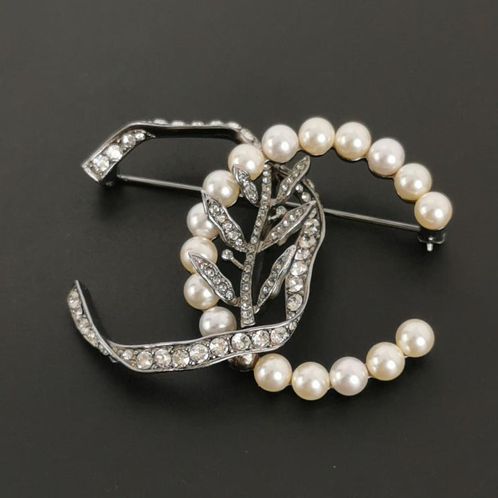 Chanel CC Logo Pearl Crystal Brooch Leafs Motif