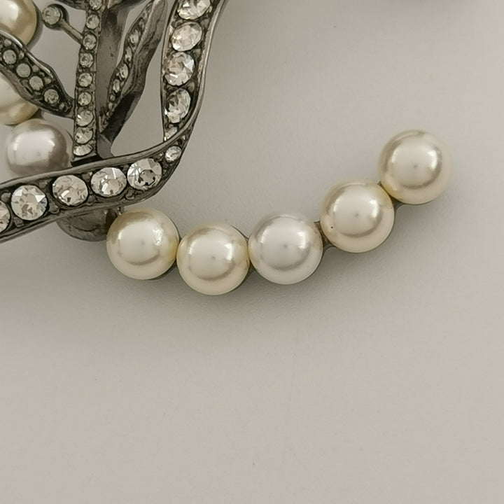 Chanel CC Logo Pearl Crystal Brooch Leafs Motif