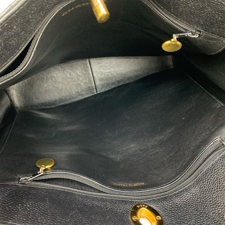This shoulder tote was made in France.