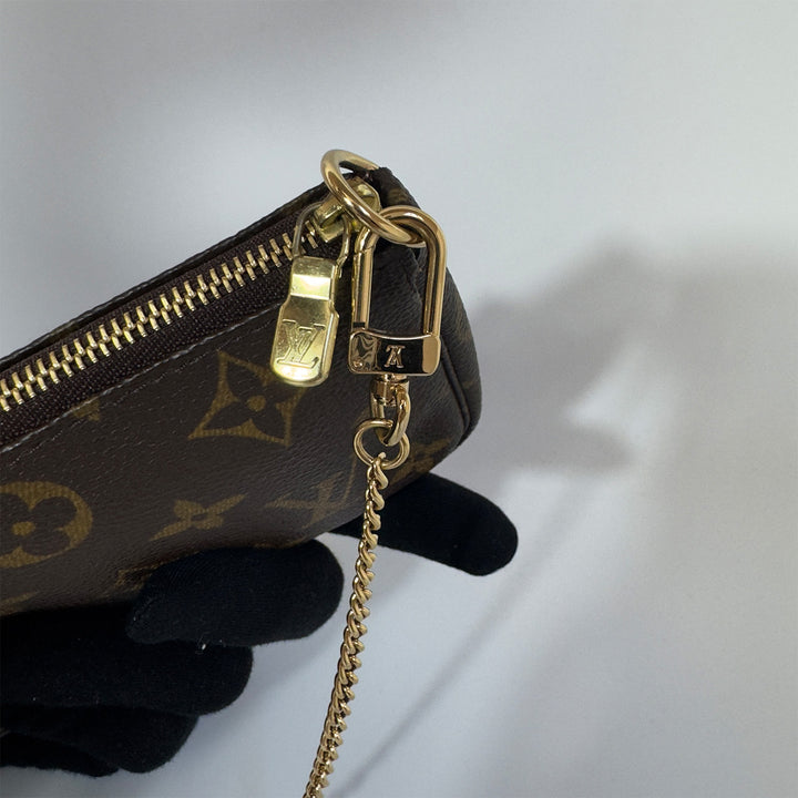 Louis Vuitton Monogram Mini Pochette Accessoires Pouch
