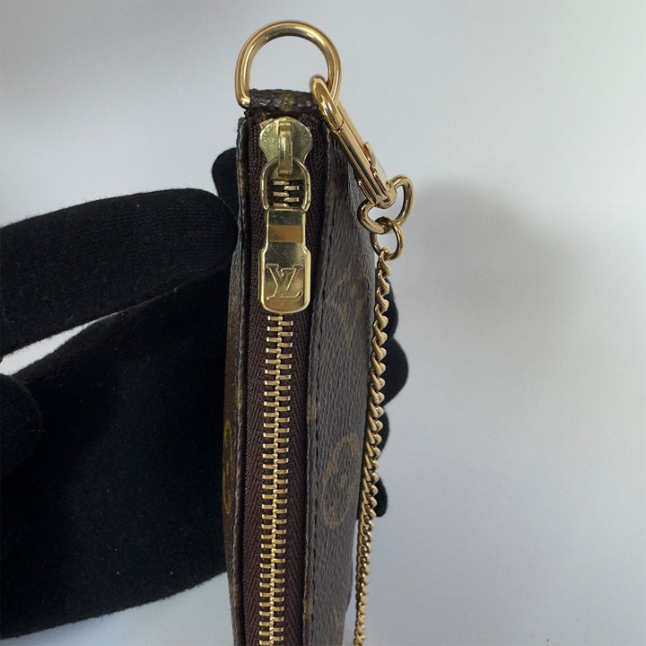 Louis Vuitton Monogram Mini Pochette Accessoires Pouch