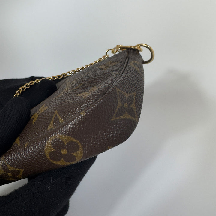 Louis Vuitton Monogram Mini Pochette Accessoires Pouch