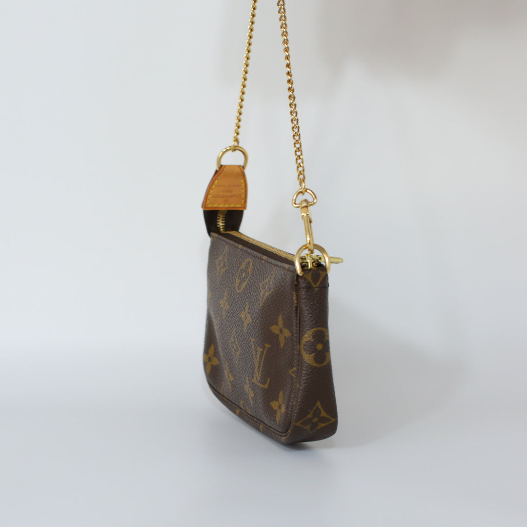 Louis Vuitton Monogram Mini Pochette Accessoires Pouch