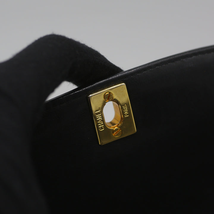 Behind the CC twist lock, there are CHANEL and PARIS engraving on the hardware.