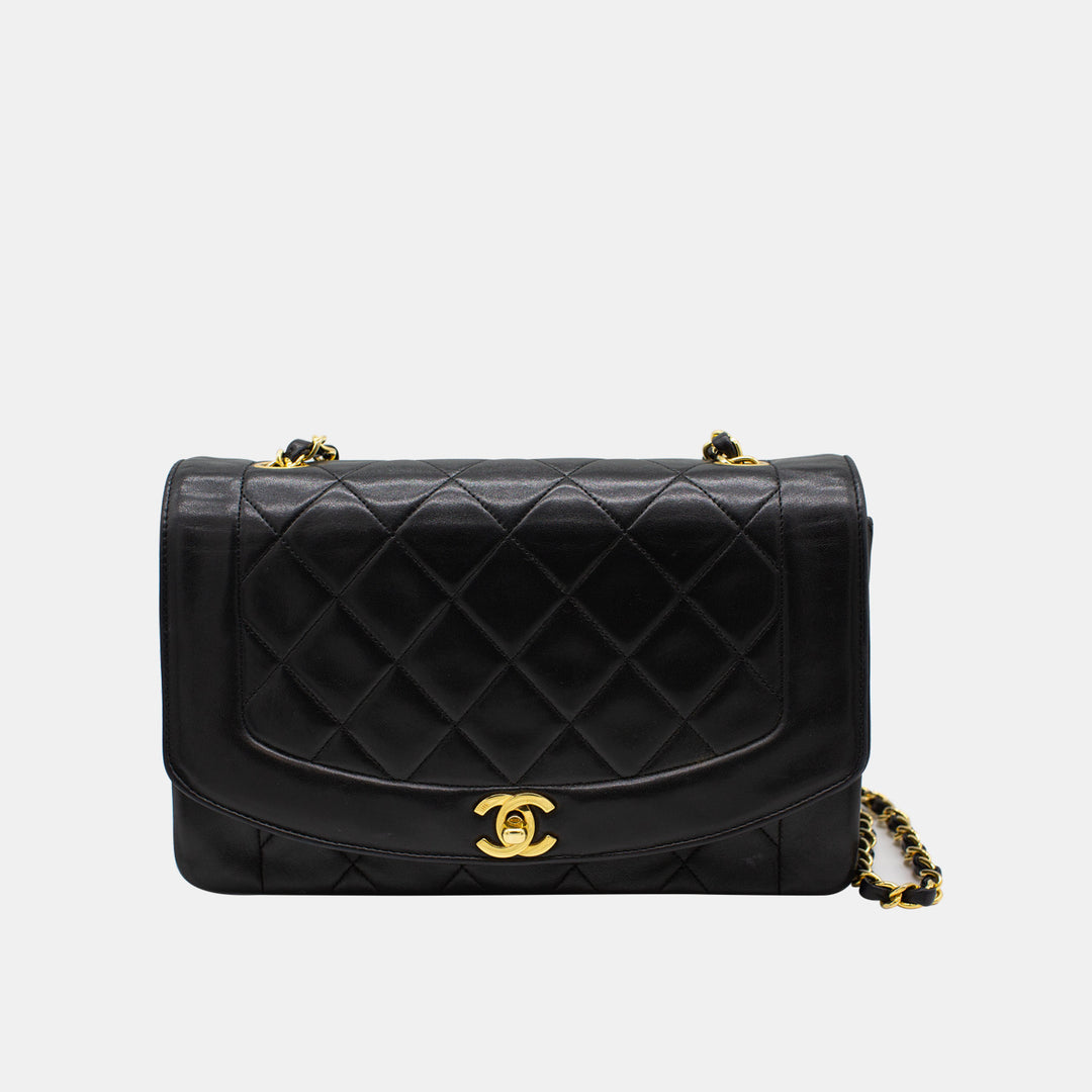 Vintage Chanel Diana flap bag in size medium, with lambskin leather, 24k gold-plated hardware and diamond quilting.