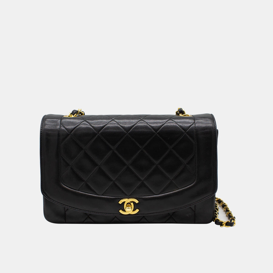 Vintage Chanel Diana flap bag in size medium, with lambskin leather, 24k gold-plated hardware and diamond quilting.