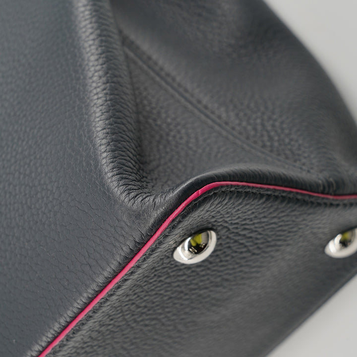 Louis Vuitton Capucines MM Black Top Handle Bag in Taurillon Leather and Silver Hardware
