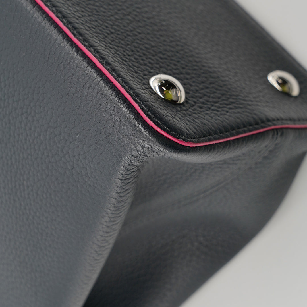 Louis Vuitton Capucines MM Black Top Handle Bag in Taurillon Leather and Silver Hardware