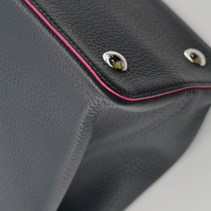 Louis Vuitton Capucines MM Black Top Handle Bag in Taurillon Leather and Silver Hardware