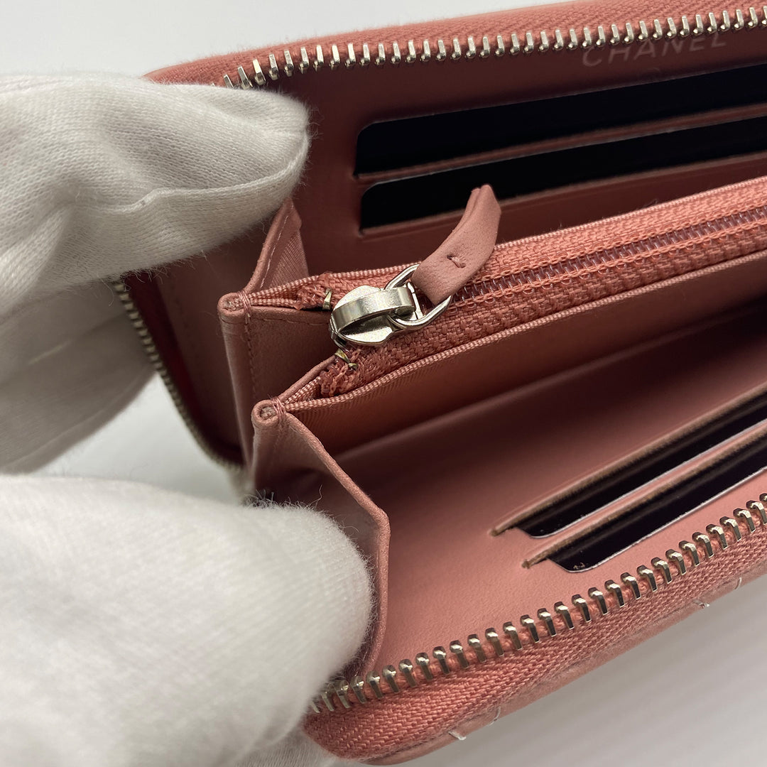 Chanel Zip Around Wallet in Pink and White Ombre Patent Leather