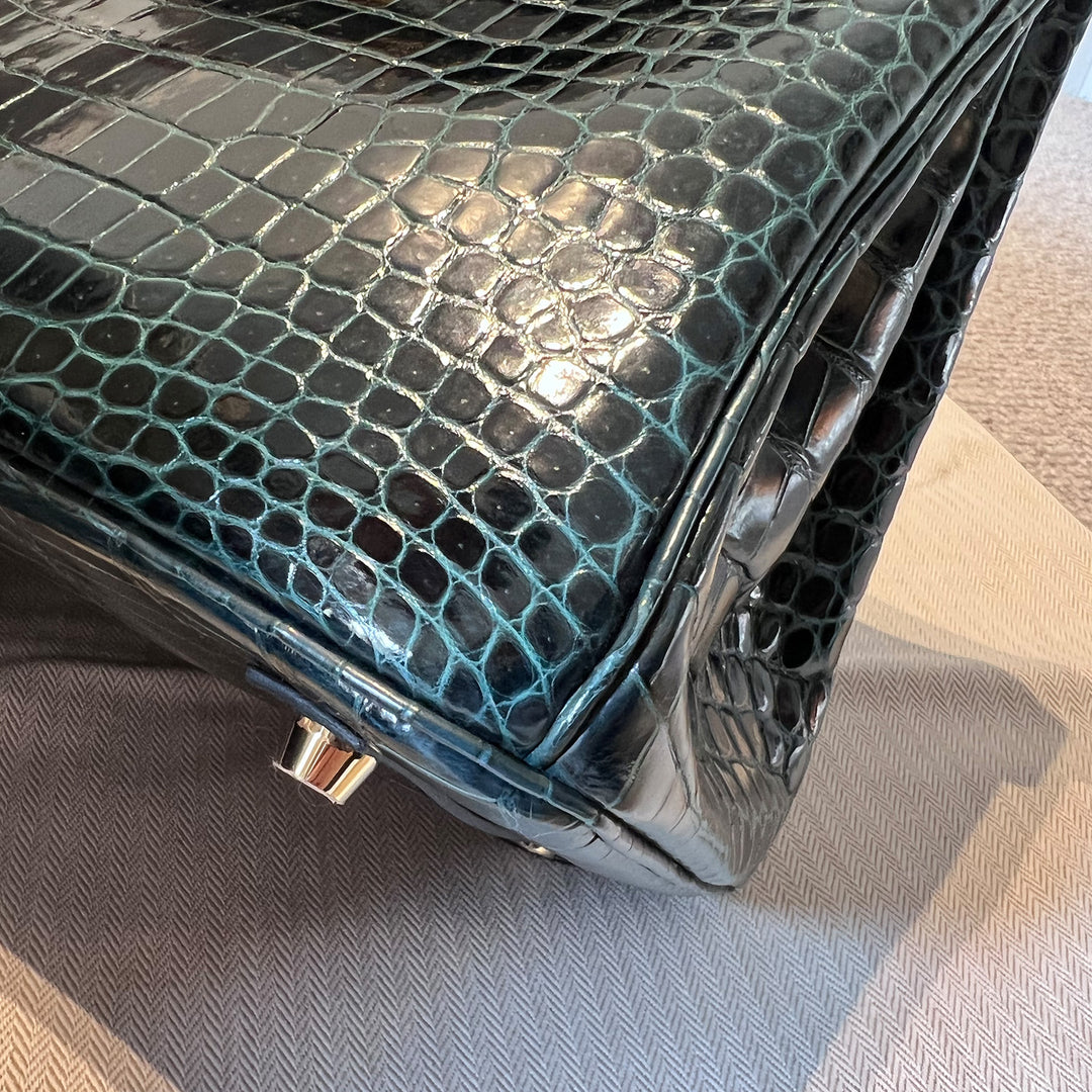 Hermès Birkin 30 in Vert Fonce Green Porosus Crocodile Leather with Gold Hardware