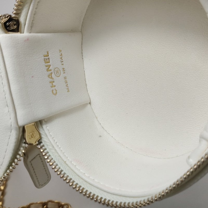 Chanel Micro Pearl Handle Vanity Case White Quilted Lambskin Gold Hardware