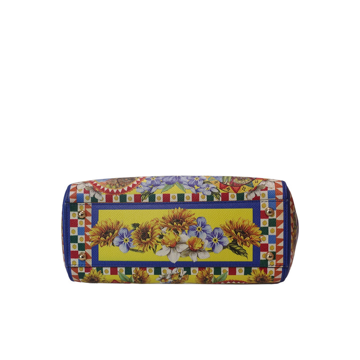 The handbag features 4 protective feet on the bottom. 