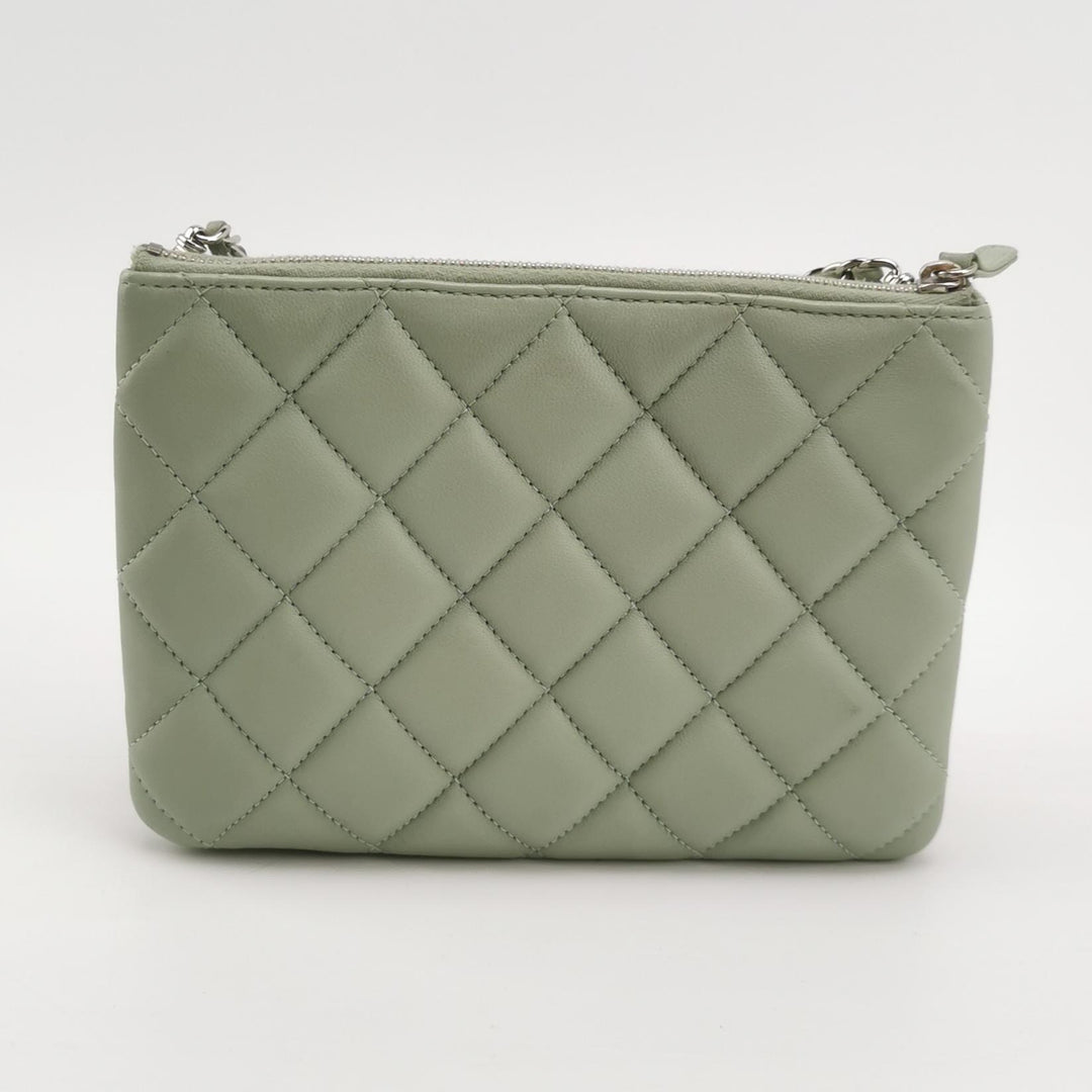 Chanel Daily Zippy Flap Clutch in Green Lambskin Silver Hardware