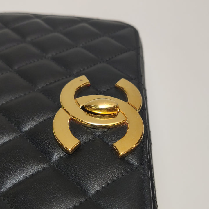 Chanel Vintage Classic Single Flap Bag Black Gold CC Logo