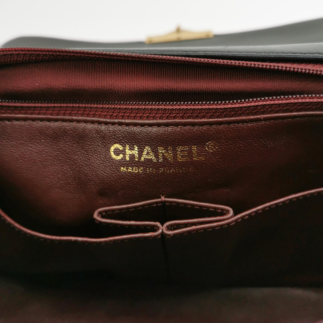 Chanel Scallop Quilted Pagoda Flap Bag Medium Black Lambskin Gold Hardware