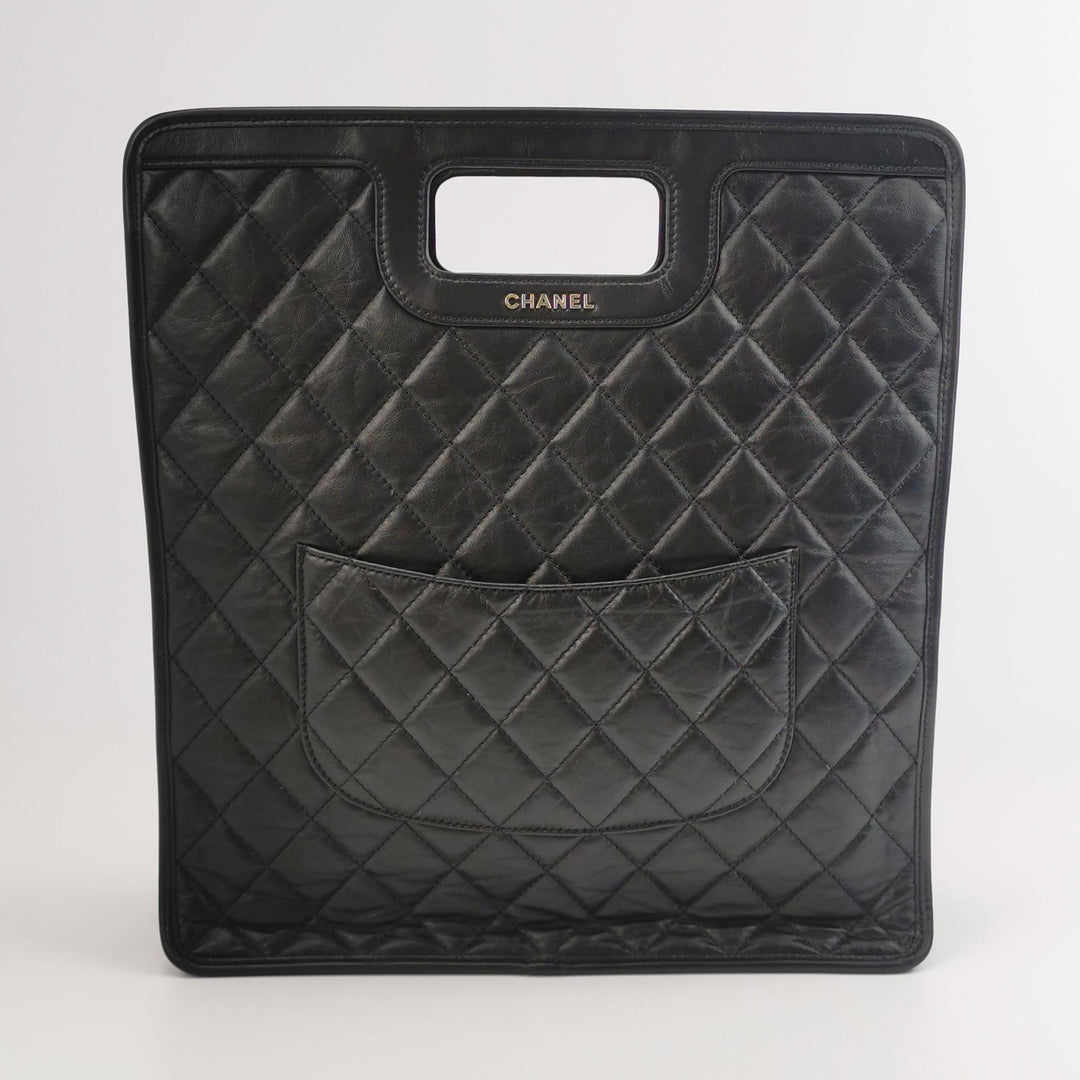 Chanel Graphic Catch Tote In Black