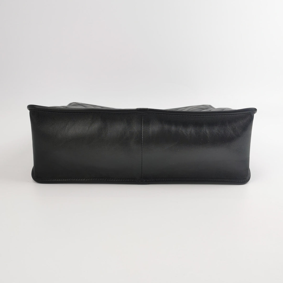 Chanel Graphic Catch Tote In Black