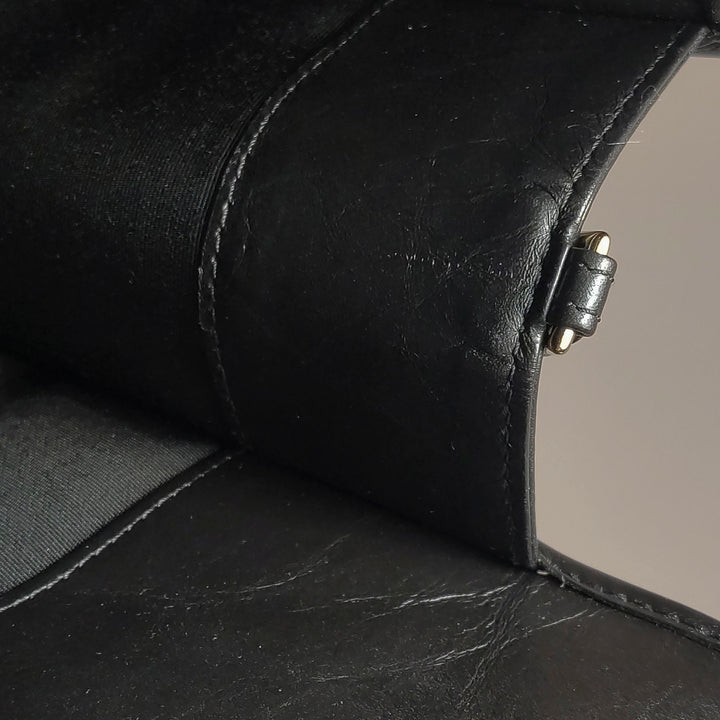 Chanel Graphic Catch Tote In Black