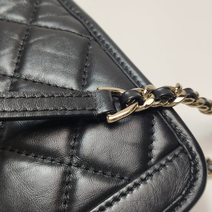 Chanel Graphic Catch Tote In Black