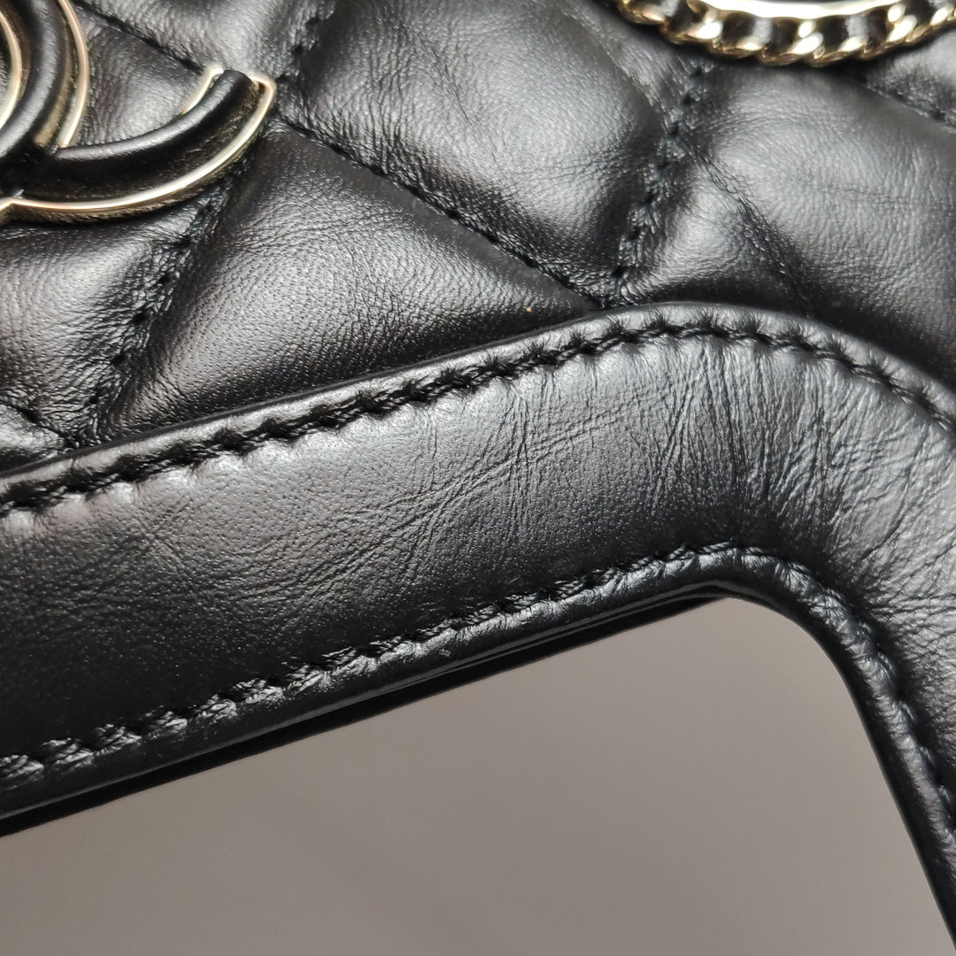 Chanel Graphic Catch Tote In Black