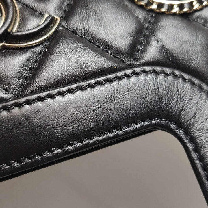 Chanel Graphic Catch Tote In Black