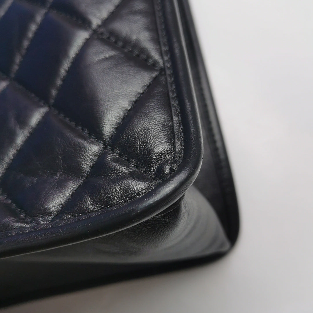 Chanel Graphic Catch Tote In Black