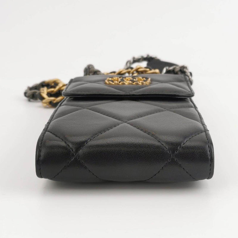 Chanel Lambskin Quilted Chanel 19 Phone Holder With Chain Black – Trésor  Vintage