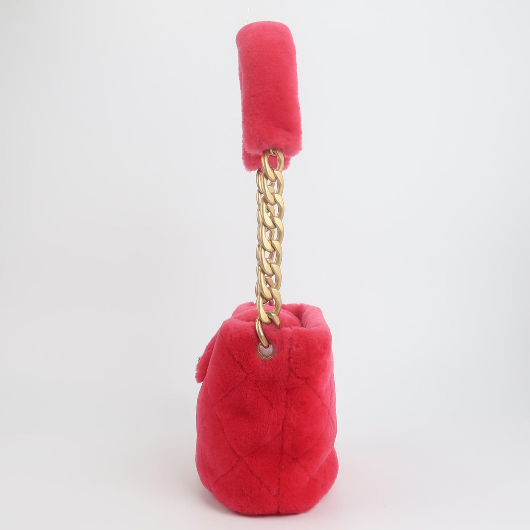 Chanel 2020 Shearling Quilted Bucket Bag In Pink