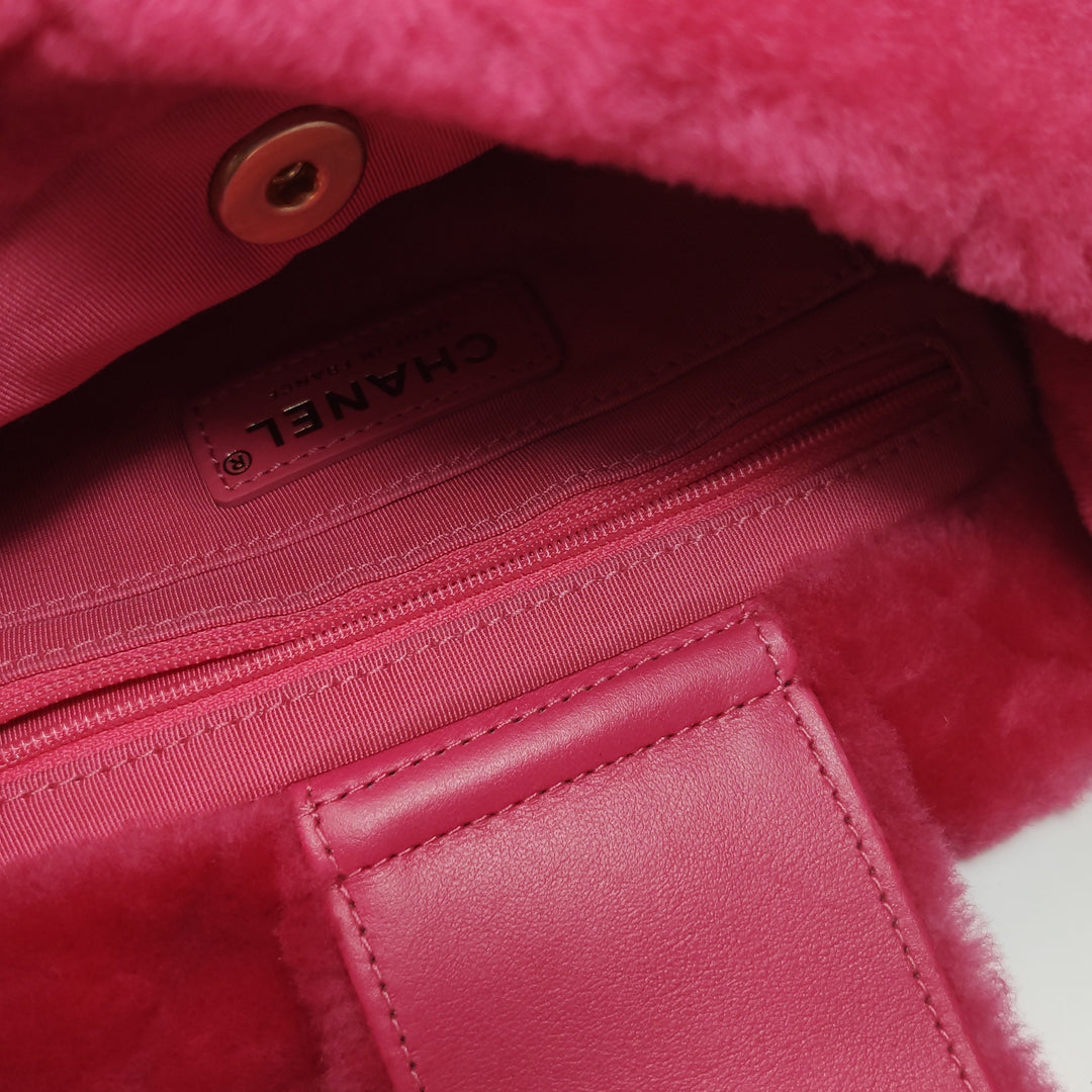 Chanel 2020 Shearling Quilted Bucket Bag In Pink