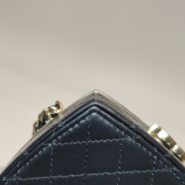 Chanel 2021 Makeup Box Mirror Clutch Black Quilted Lambskin