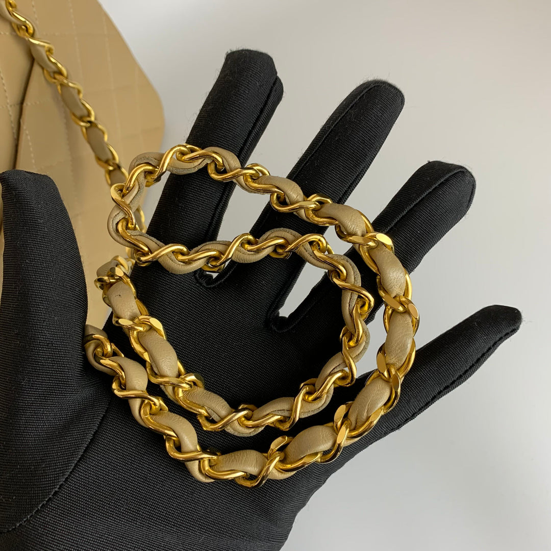 Chanel Vintage Medium Classic Double Flap in Beige Lambskin and Gold Hardware