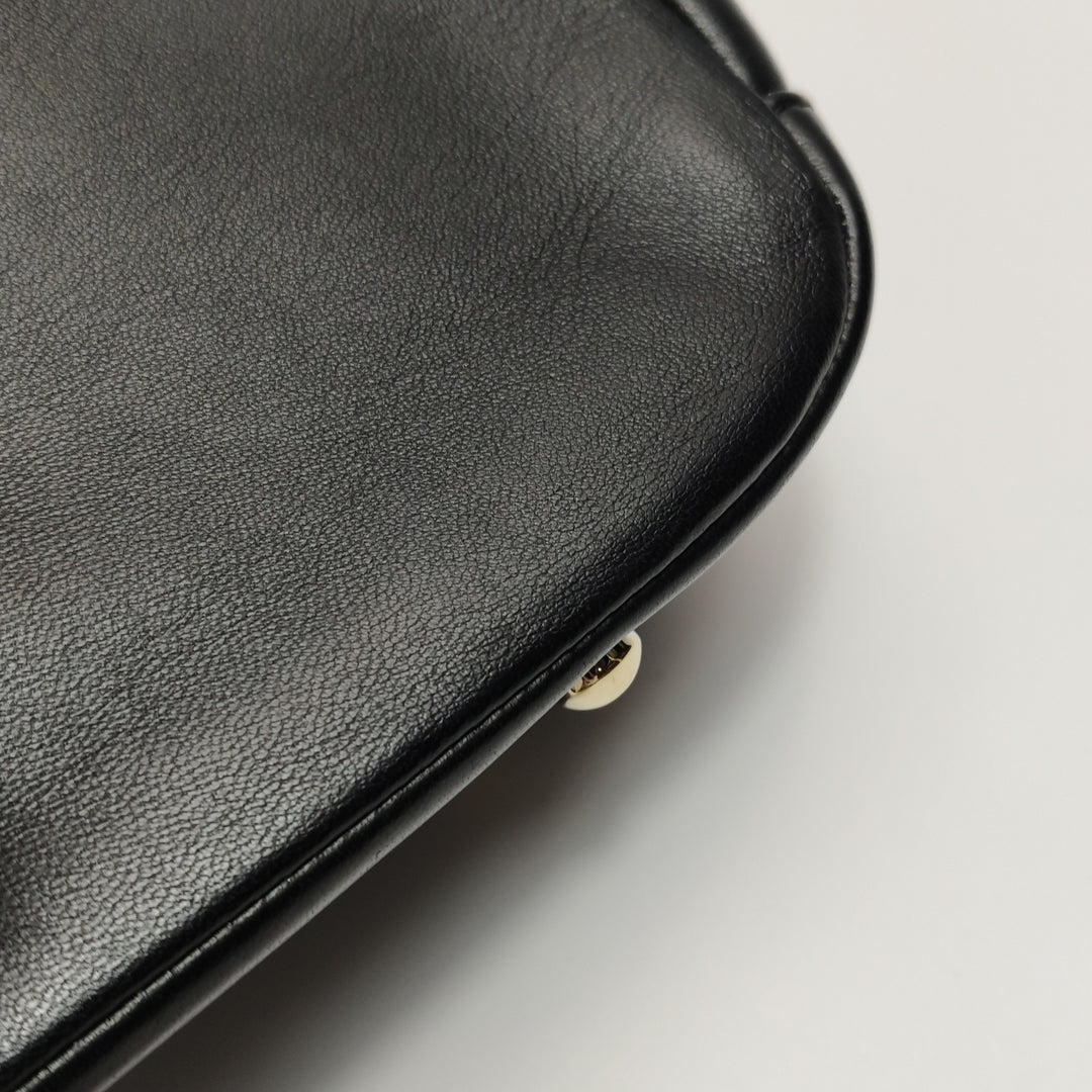 Chanel Chic Carry Flap Bag In Black Leather