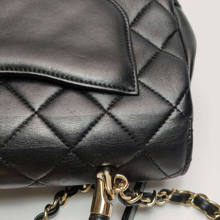 Chanel Chic Carry Flap Bag In Black Leather