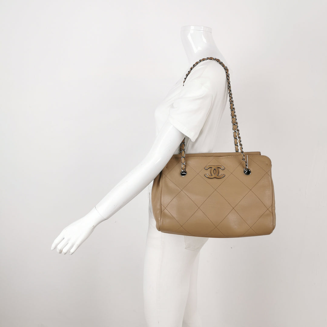 Chanel 2012 Hamptons CC Tote In Beige Leather