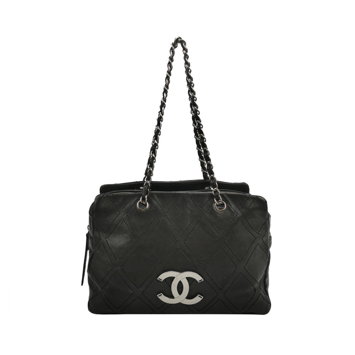 Chanel Vintage CC logo Black Leather Shoulder Bag