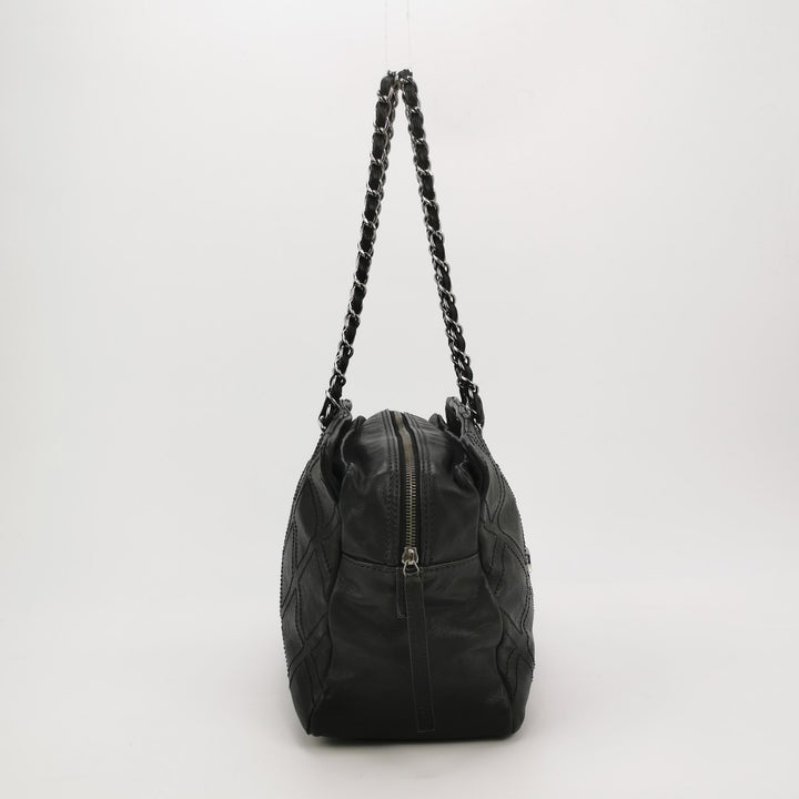 Chanel Vintage CC logo Black Leather Shoulder Bag