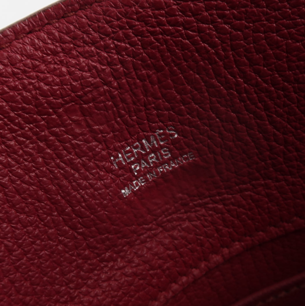 Hermès So Kelly 22 Q5 Rouge Casaque Clemence Leather Bag