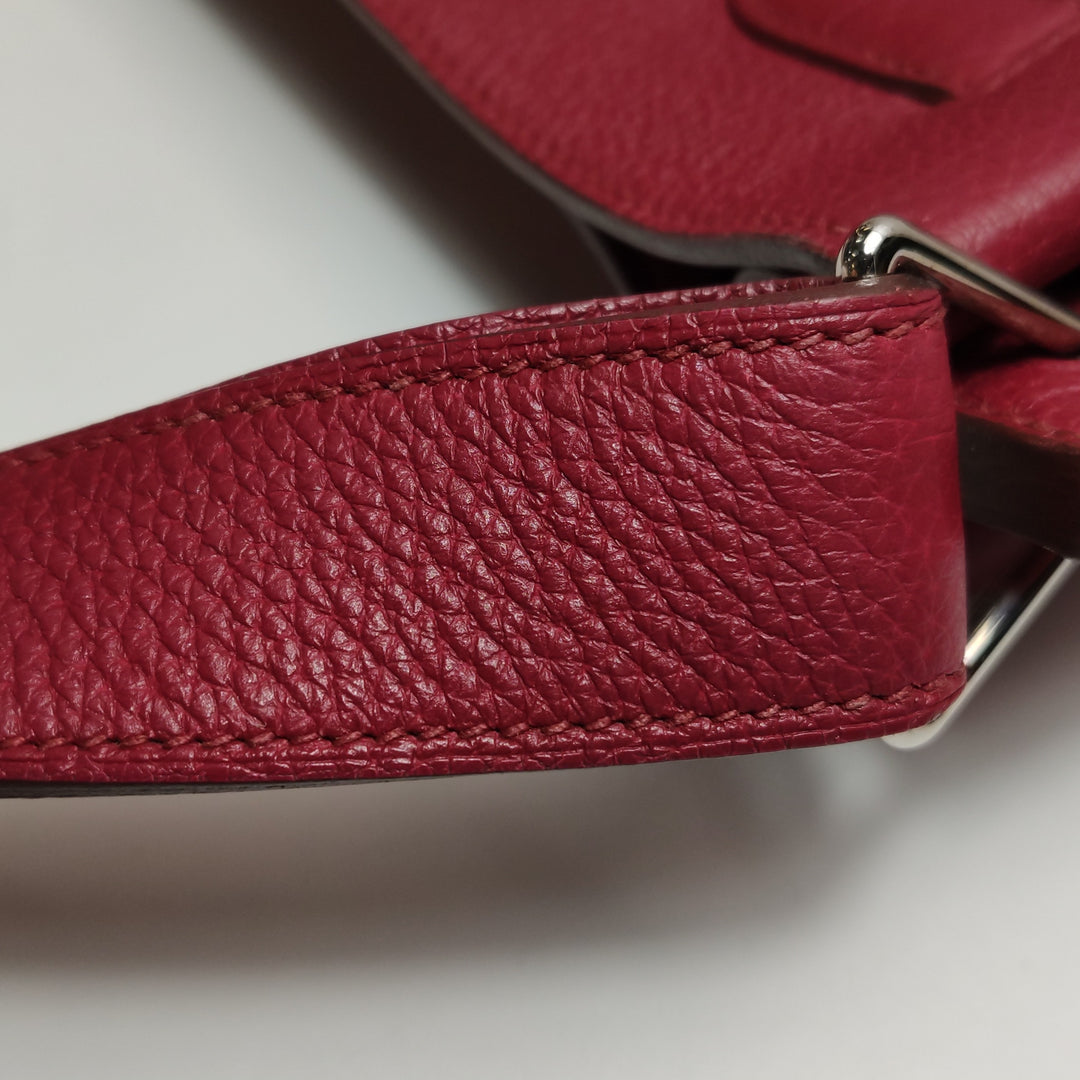 Hermès So Kelly 22 Q5 Rouge Casaque Clemence Leather Bag