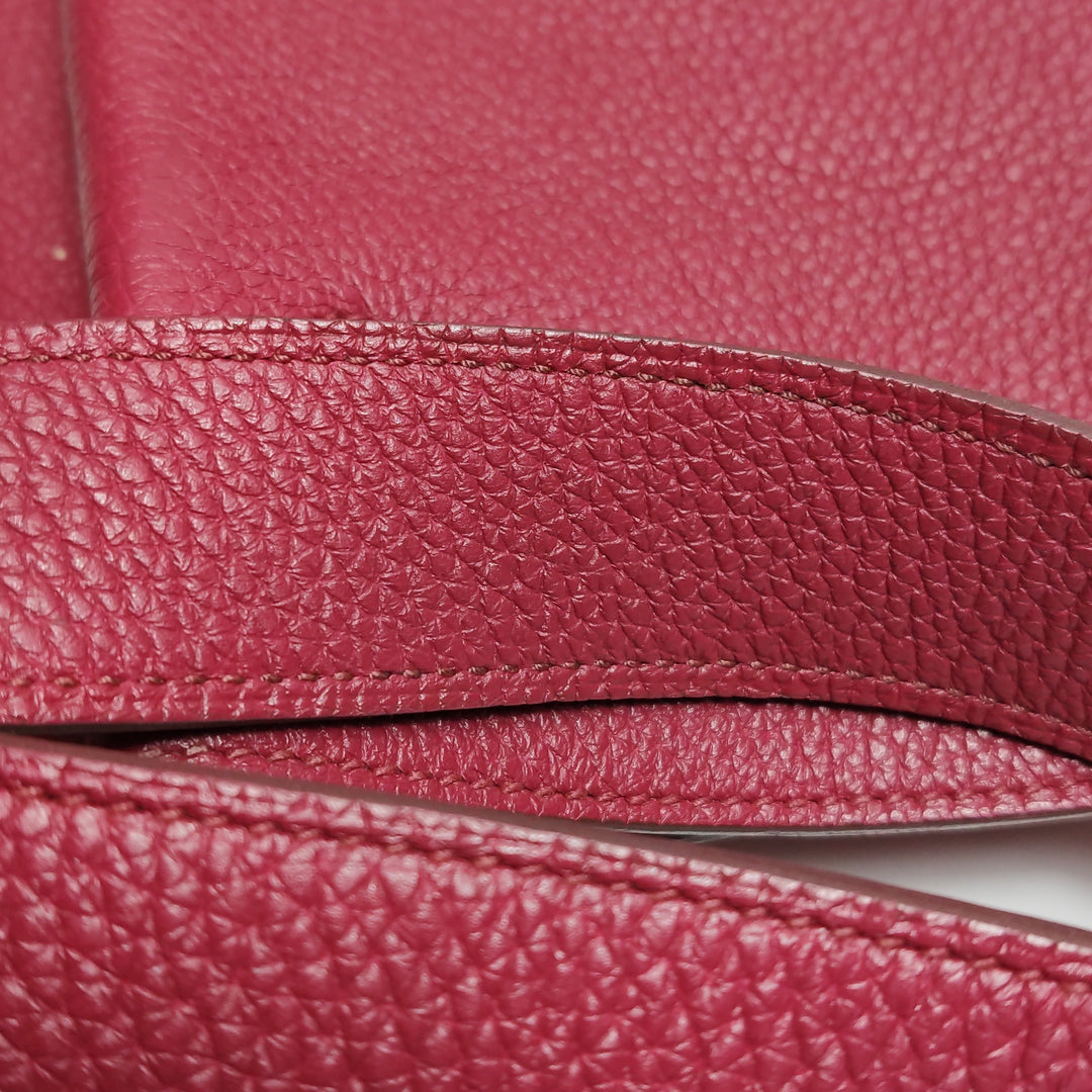 Hermès So Kelly 22 Q5 Rouge Casaque Clemence Leather Bag