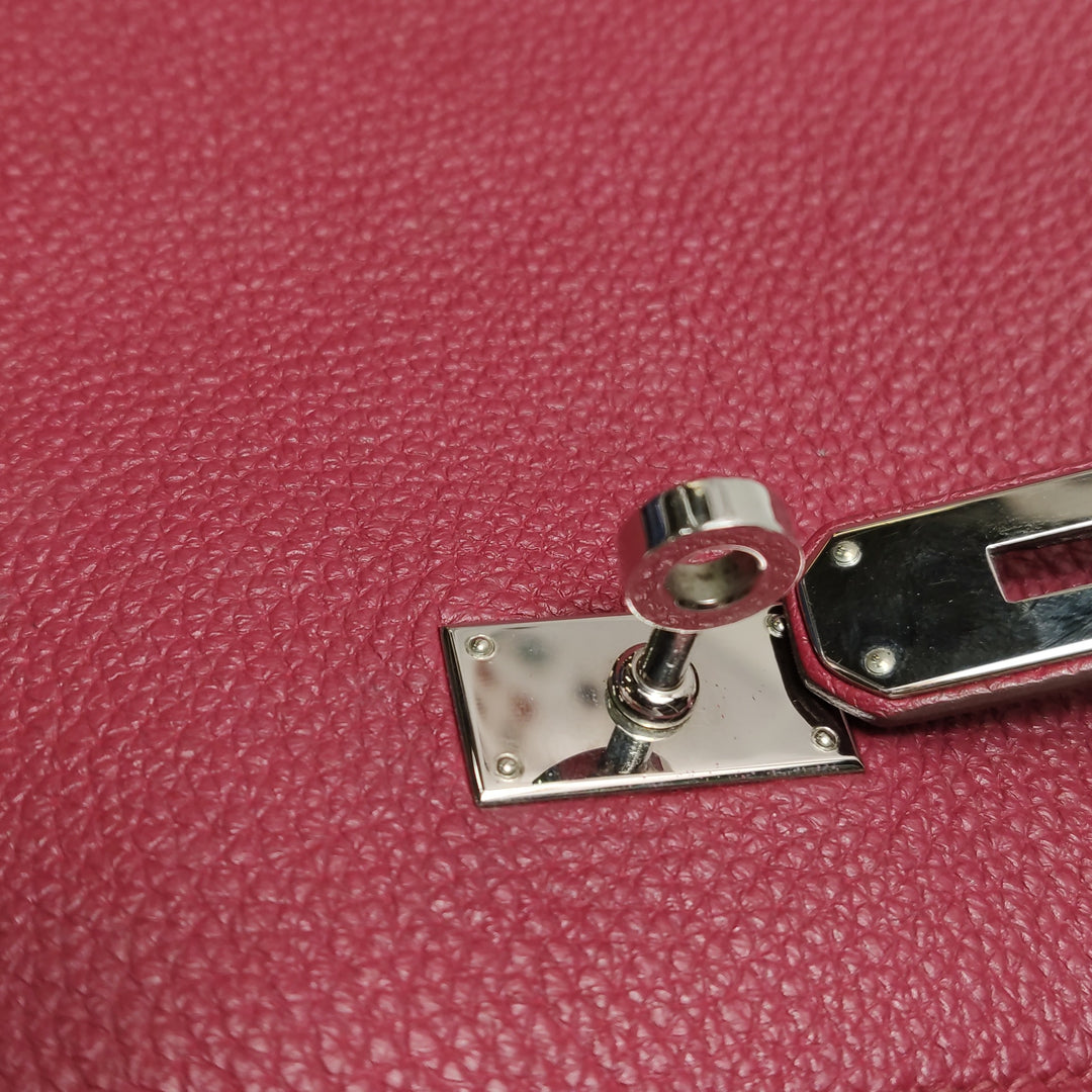 Hermès So Kelly 22 Q5 Rouge Casaque Clemence Leather Bag