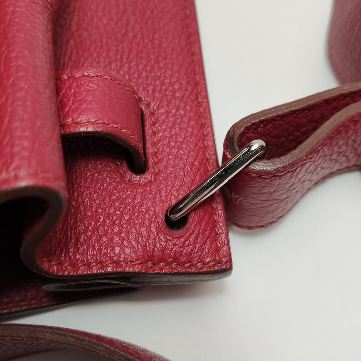 Hermès So Kelly 22 Q5 Rouge Casaque Clemence Leather Bag
