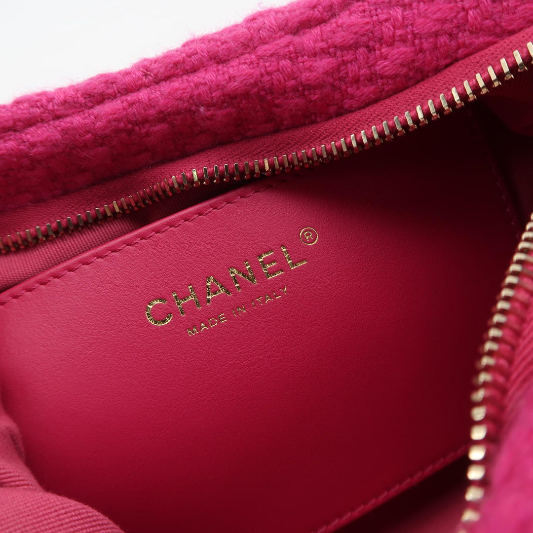 Chanel CC Links Hobo Bag Pink Quilted Tweed Gold Hardware