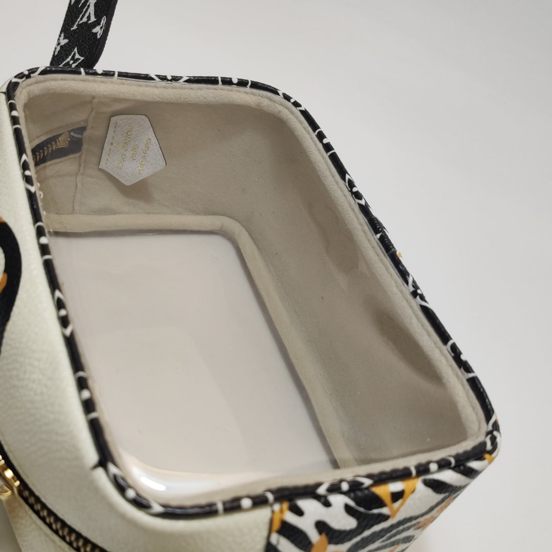 Louis Vuitton Monogram Giant Jungle Beach Pouch Gold Hardware