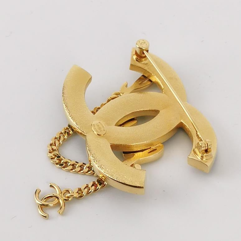 Chanel Metal Resin CC Star Chain Logo Brooch Gold Black