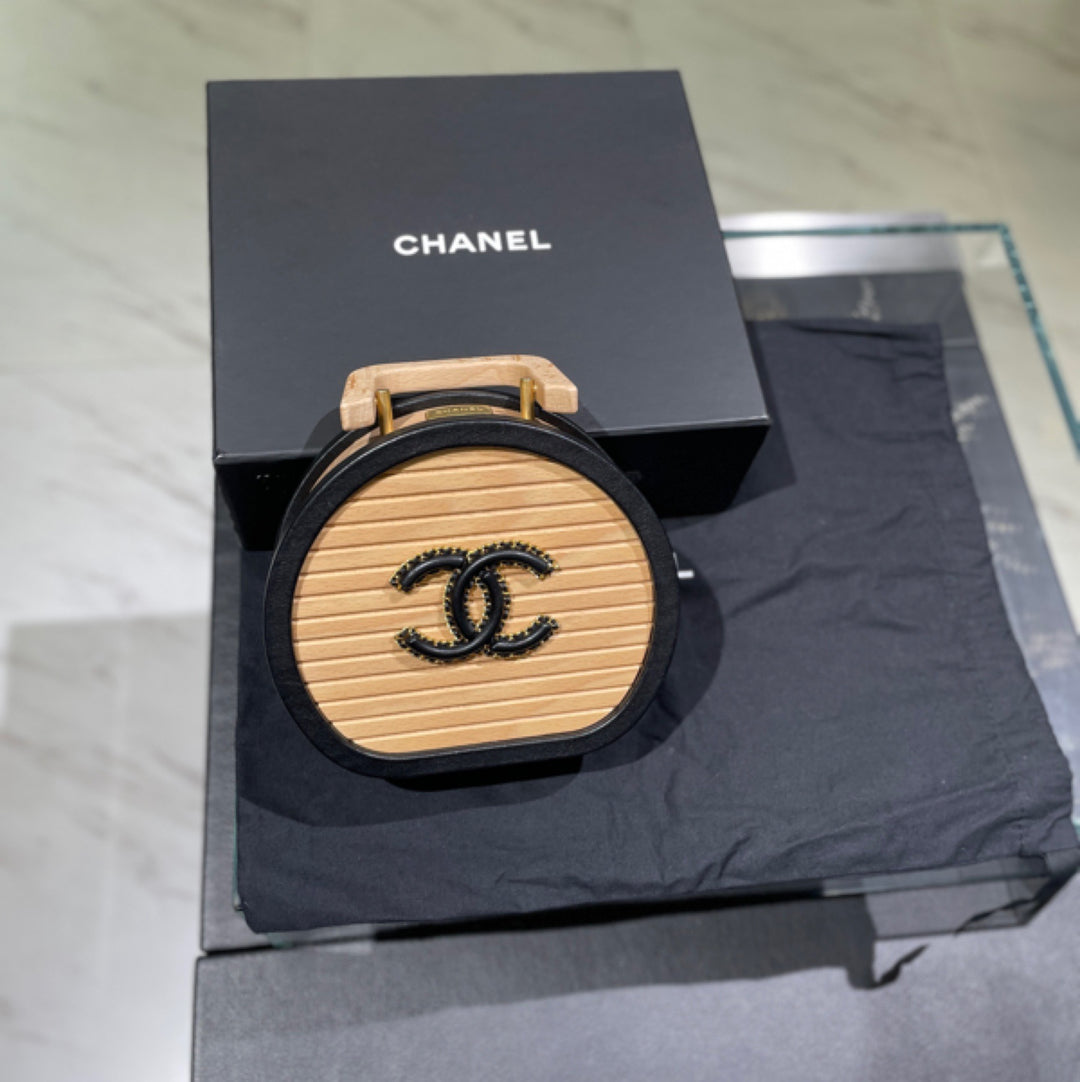 Chanel Round Vanity Case in Beechwood CC Logo Black and Beige Lambskin